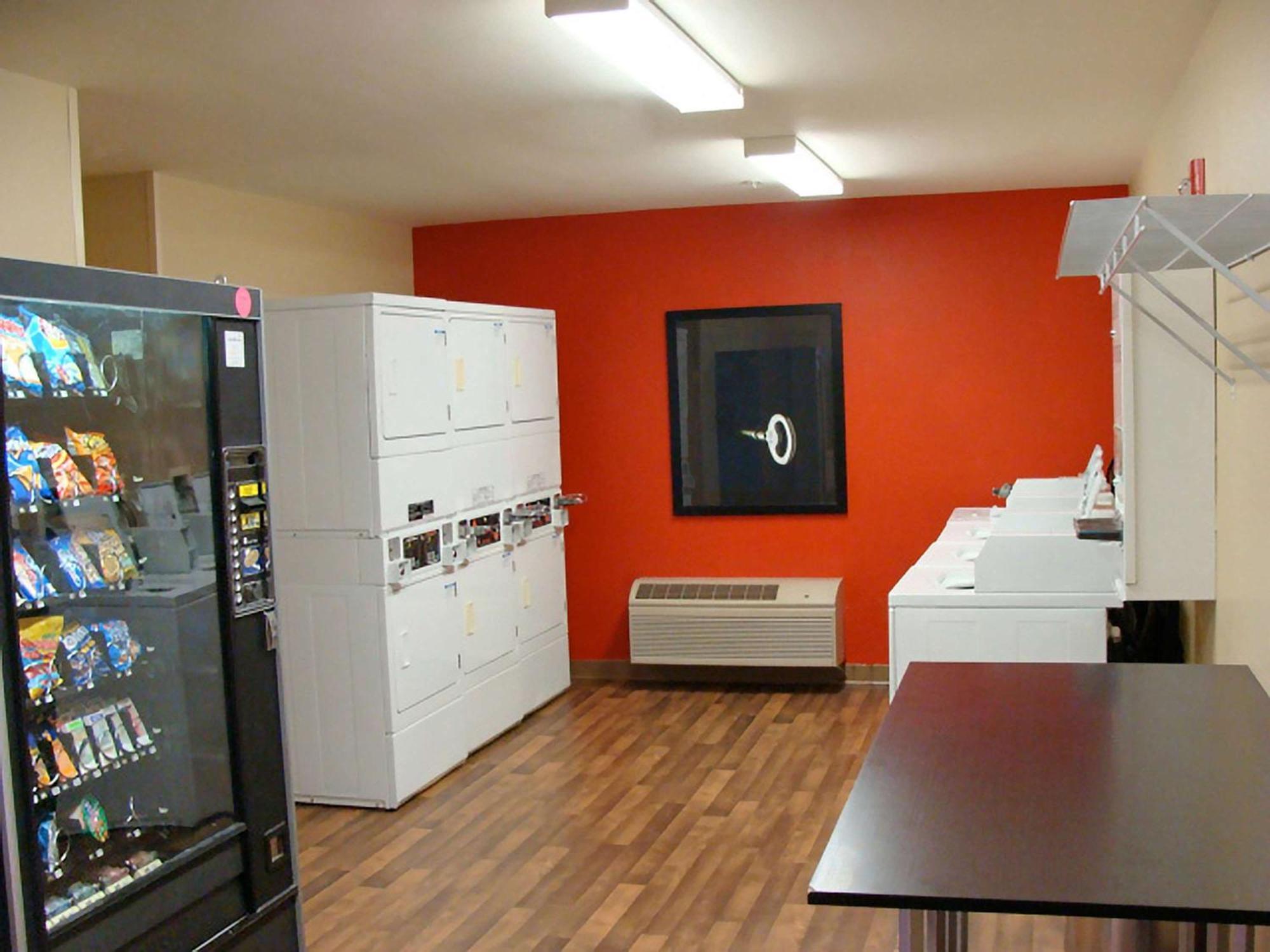 Extended Stay America Suites - Elizabeth - Newark Airport Экстерьер фото