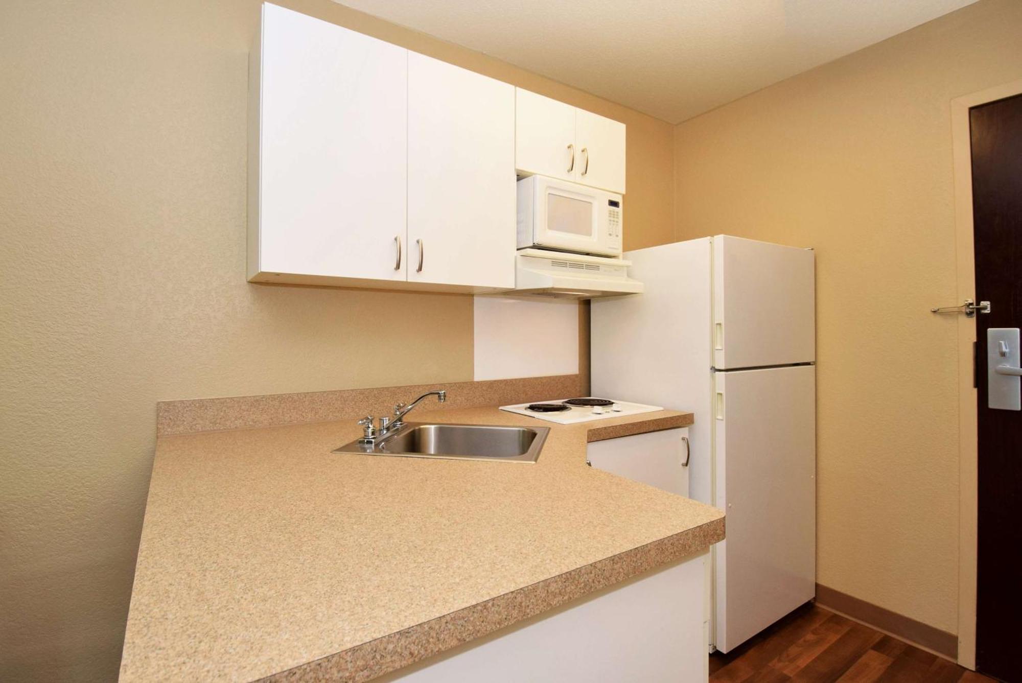 Extended Stay America Suites - Elizabeth - Newark Airport Экстерьер фото