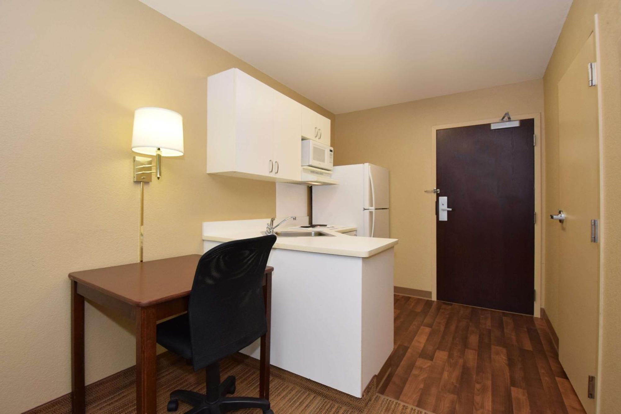 Extended Stay America Suites - Elizabeth - Newark Airport Экстерьер фото